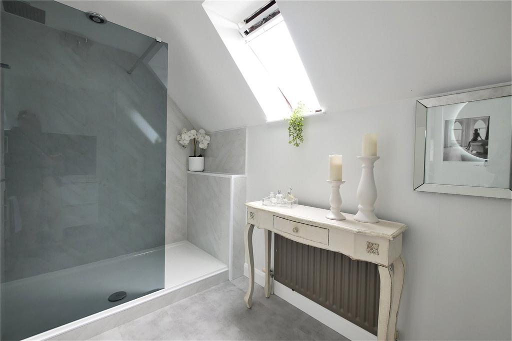 En Suite Bathroom