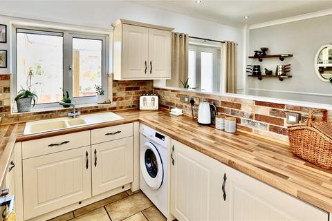 10 Stubbs Road, Wombwell, Barnsley, S73 8NT