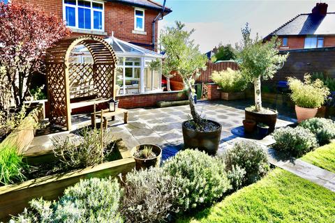 10 Stubbs Road, Wombwell, Barnsley, S73 8NT