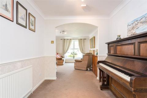 12 Broughton Way, York, YO10 3BG