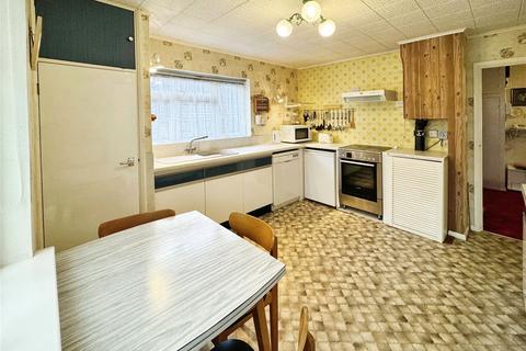 3 bedroom bungalow for sale, Grain Road, Rainham ME8