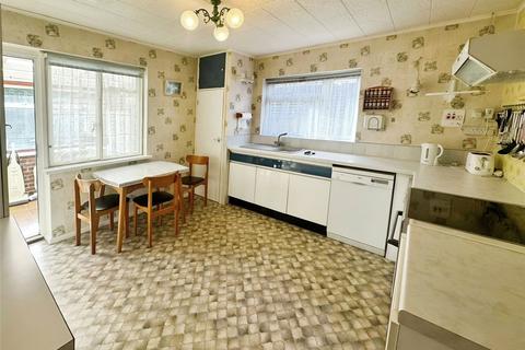 3 bedroom bungalow for sale, Grain Road, Rainham ME8