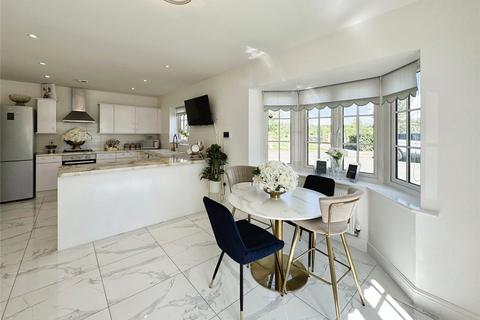 4 bedroom detached house for sale, Quilters Yard, Rainham ME8