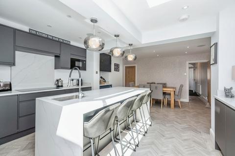 25 Brompton Lane, Rochester, ME2 3BQ