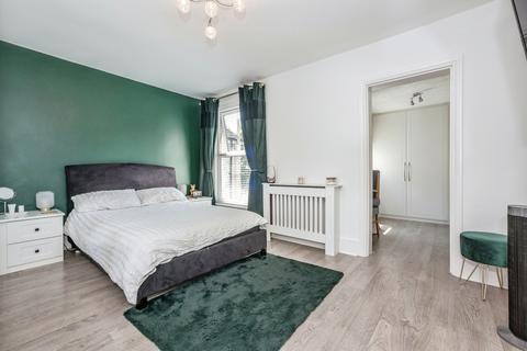 25 Brompton Lane, Rochester, ME2 3BQ