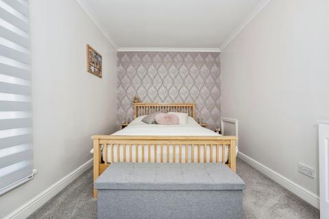25 Brompton Lane, Rochester, ME2 3BQ
