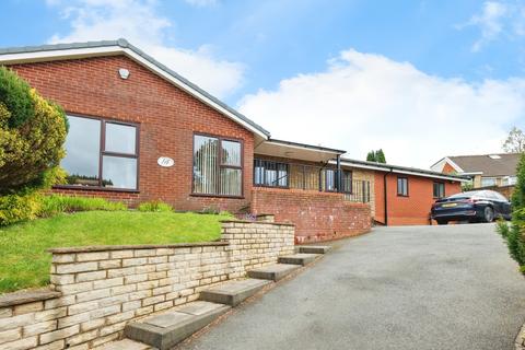 4 bedroom bungalow for sale, Hillside Avenue, Oldham OL2