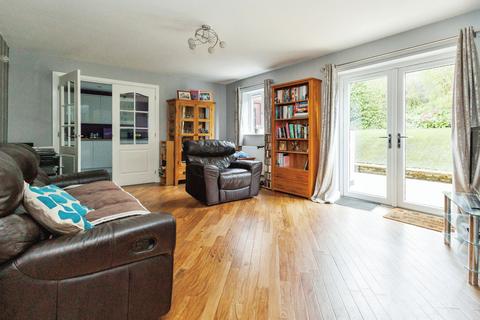 4 bedroom bungalow for sale, Hillside Avenue, Oldham OL2