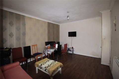196 Greenacres Road, Oldham, OL4 3EG