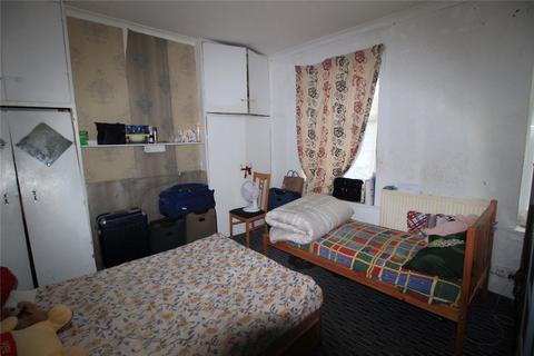 196 Greenacres Road, Oldham, OL4 3EG