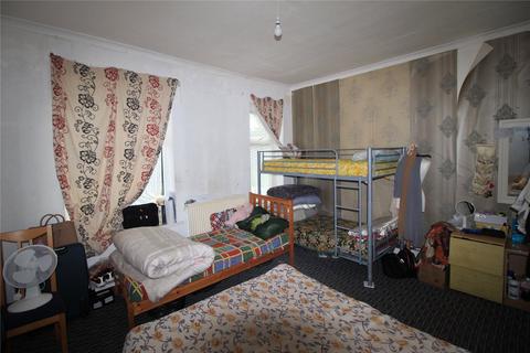 196 Greenacres Road, Oldham, OL4 3EG