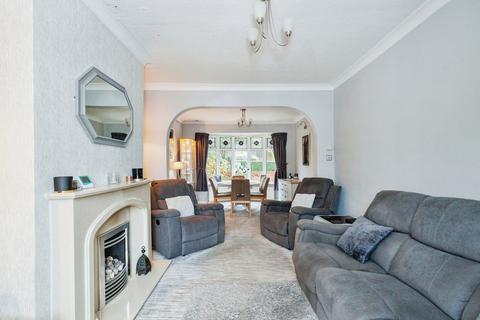 5 Allen Close, Shaw, Oldham, OL2 7BT