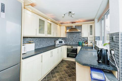 5 Allen Close, Shaw, Oldham, OL2 7BT