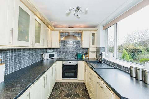 5 Allen Close, Shaw, Oldham, OL2 7BT