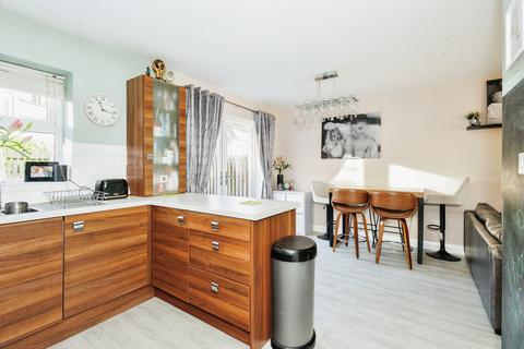 160 Thornham Road, Shaw, Oldham, OL2 7LW