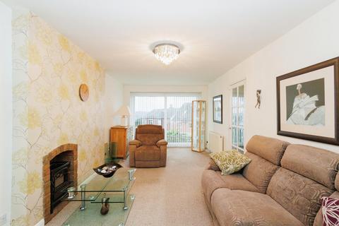 3 Ashdown Way, Shaw, Oldham, OL2 7LZ