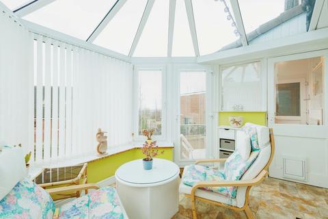 3 Ashdown Way, Shaw, Oldham, OL2 7LZ