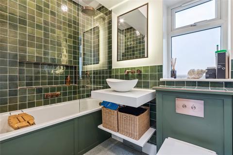 44a Ravenslea Road, London, SW12 8RX