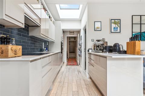 44a Ravenslea Road, London, SW12 8RX
