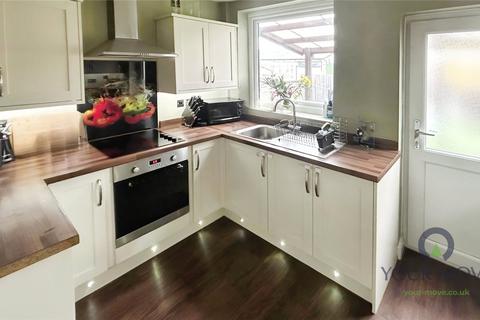 3 bedroom semi-detached house for sale, Shaw Road, Oldham OL2