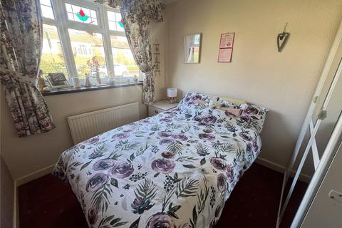 5 Bedford Avenue, Shaw, Oldham, OL2 7DR