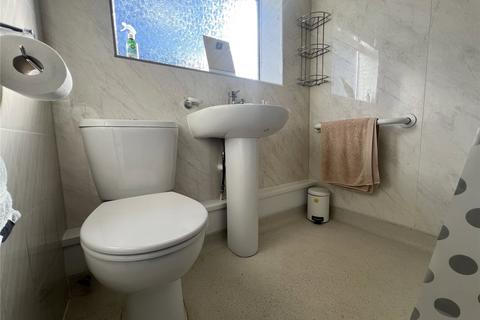 5 Bedford Avenue, Shaw, Oldham, OL2 7DR