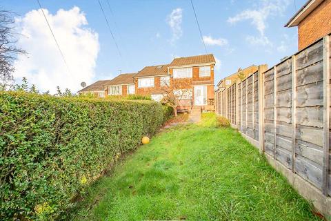 16 Arnside Close, Shaw, Oldham, OL2 8JR