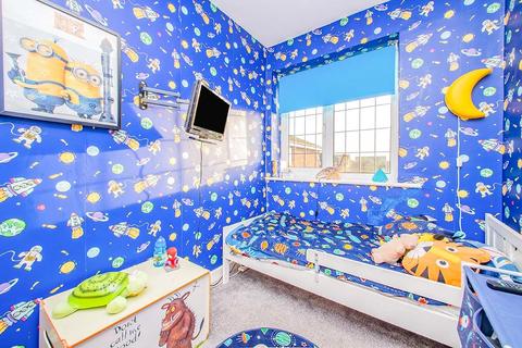 16 Arnside Close, Shaw, Oldham, OL2 8JR