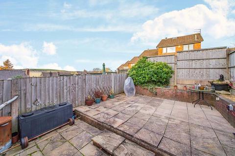 16 Arnside Close, Shaw, Oldham, OL2 8JR