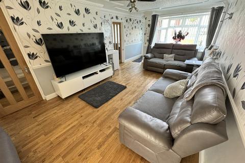 4 bedroom semi-detached house for sale, Farbrook Way, Willenhall