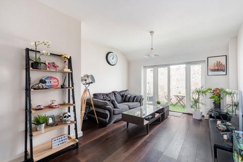 2 bedroom flat for sale, Reynolds Road, London W4