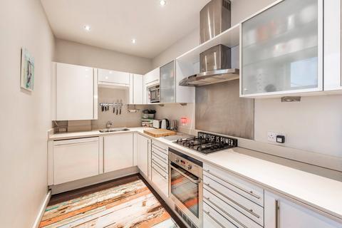 2 bedroom flat for sale, Reynolds Road, London W4