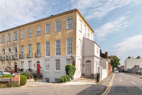 6 bedroom end of terrace house for sale, Albion Street, Cheltenham GL52