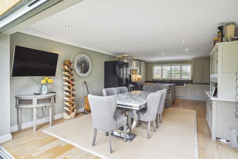 3 bedroom detached house for sale, Colletts Fields, Broadway, Worcestershire, WR12