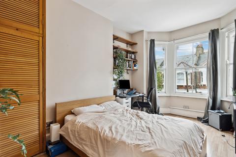 3 bedroom flat to rent, College Place, Camden Town, London, NW1