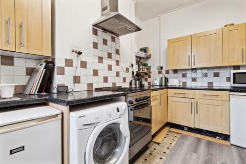3 bedroom flat to rent, College Place, Camden Town, London, NW1