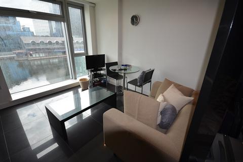 Studio to rent, Pan Peninsula Square, London E14