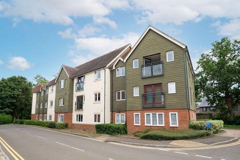 2 bedroom flat for sale, Fairbank Road, Southwater, RH13