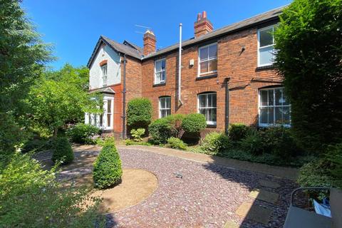 7 bedroom semi-detached house for sale, Chester Road South, Kidderminster, DY10