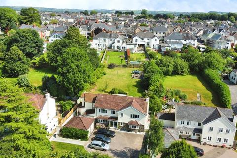 5 bedroom detached house for sale, Church Road, Bridgend