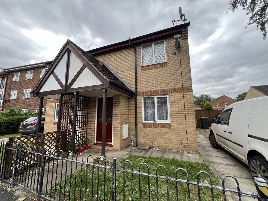 Two Bedroom Semi-Detached House with Parking