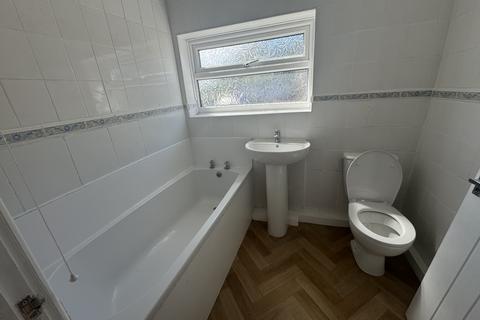 2 bedroom terraced house to rent, Station Road West, Trimdon Station