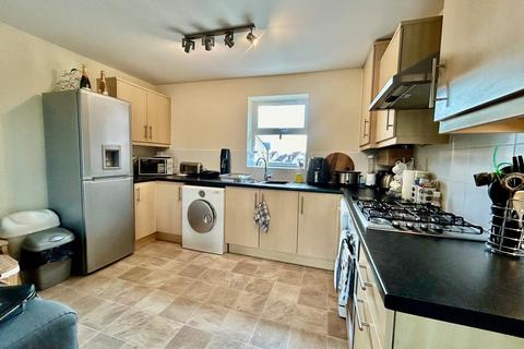 2 bedroom maisonette for sale, Harlow Crescent, Oxley Park, Milton Keynes, MK4