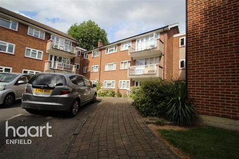 3 bedroom terraced house to rent, Springbank, N21