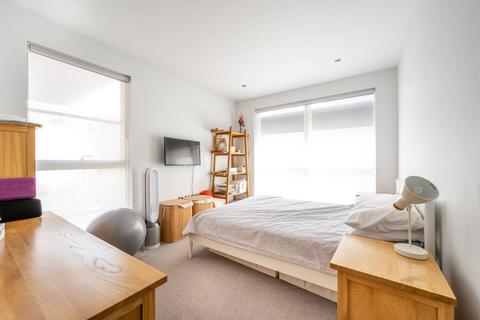 3 bedroom flat to rent, Copper Street, Stratford, London, E20