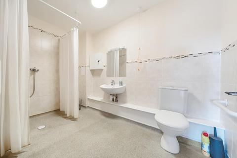 2 bedroom retirement property for sale, Banbury,  Oxfordshire,  OX16