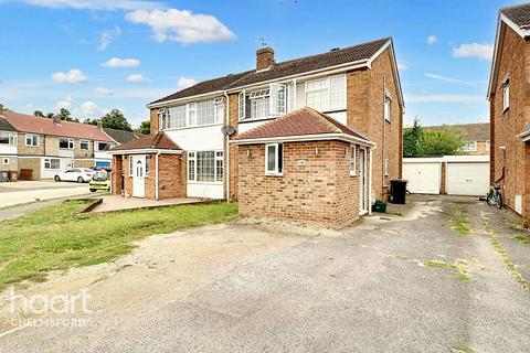 3 bedroom semi-detached house for sale, Harrow Way, Chelmsford