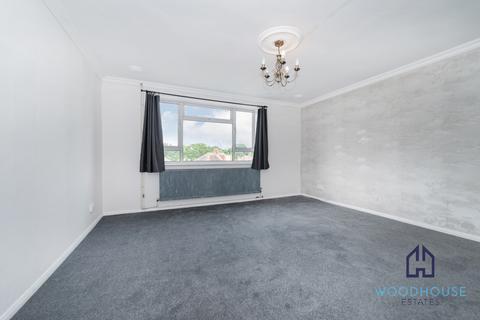 2 bedroom flat to rent, Ashurst Road, London N12