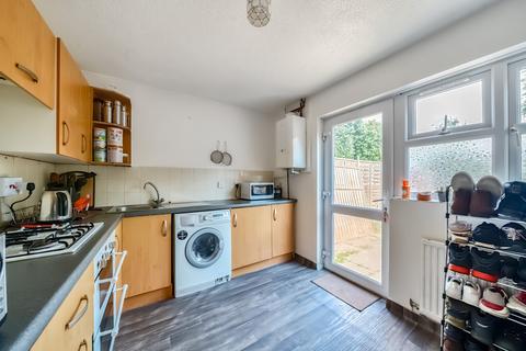 2 bedroom terraced house for sale, Gainsborough Drive, Dunstable LU5