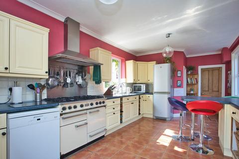 20 Limes Road, Folkestone, CT19 4AU